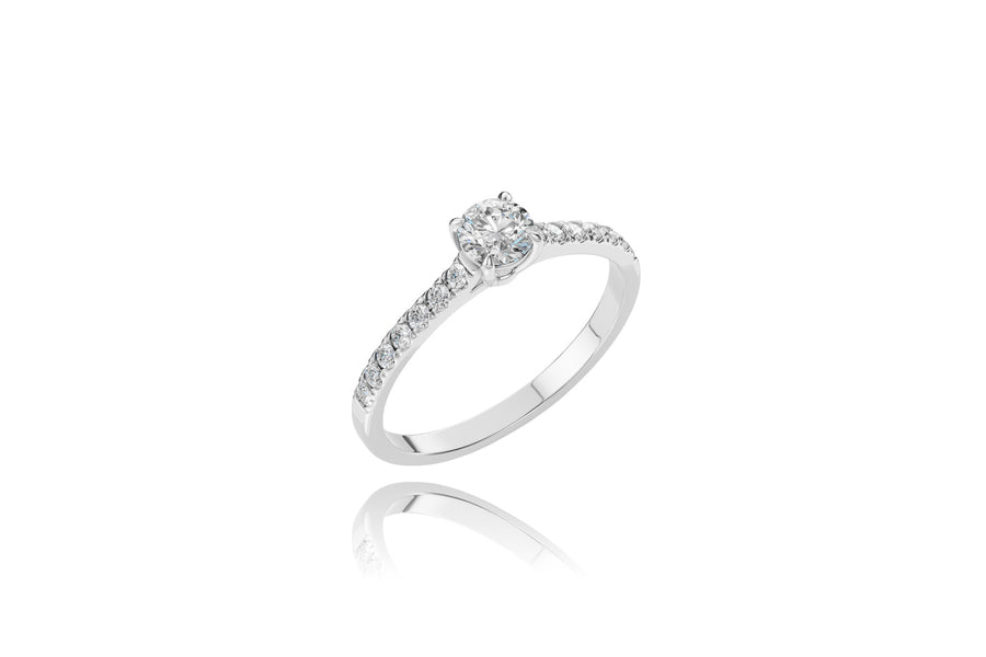 Auksinis žiedas su deimantais