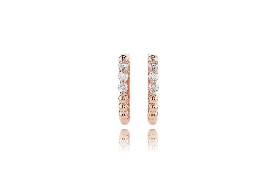 Auksiniai auskarai su deimantais